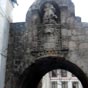 Nous quittons Lugo par la puerta Santiago. Ce dernier figurant en Matamoros...surveille les pèlerins.